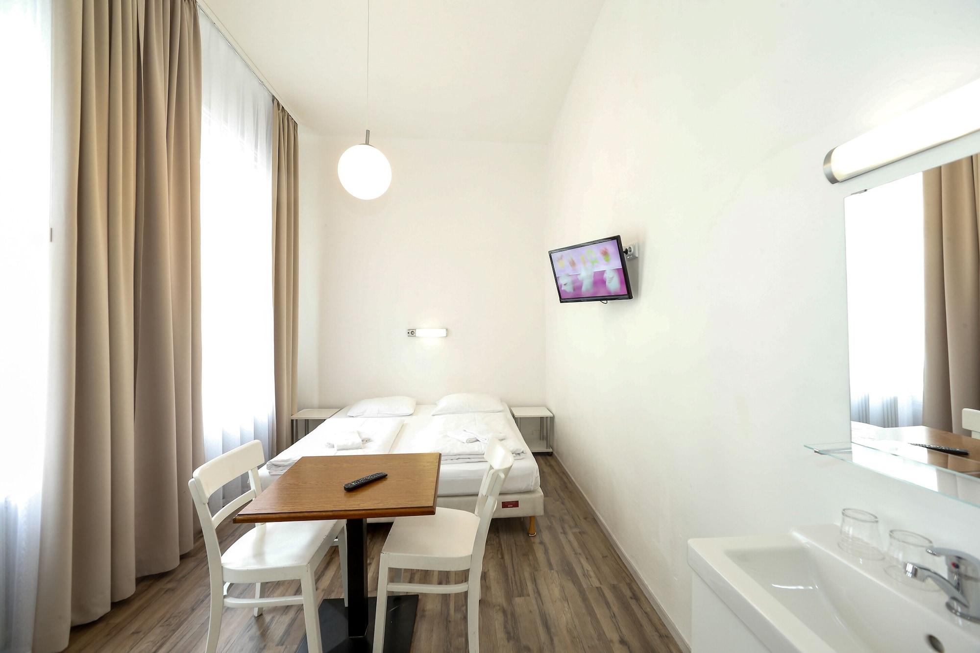 Timeout City Hotel, 5 Min To City Center, Self Check In Вена Экстерьер фото