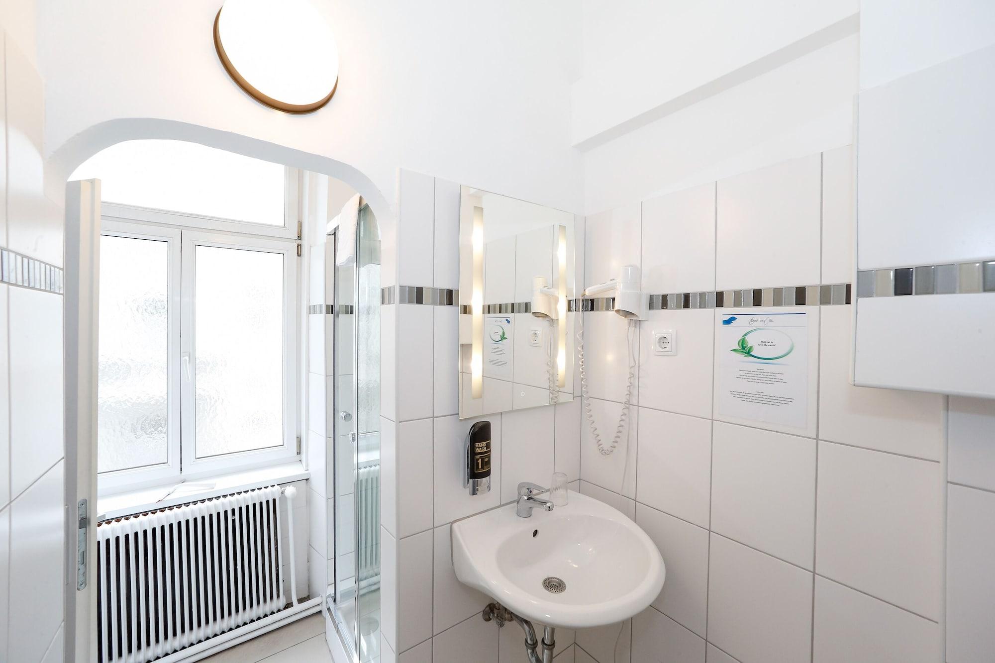 Timeout City Hotel, 5 Min To City Center, Self Check In Вена Экстерьер фото