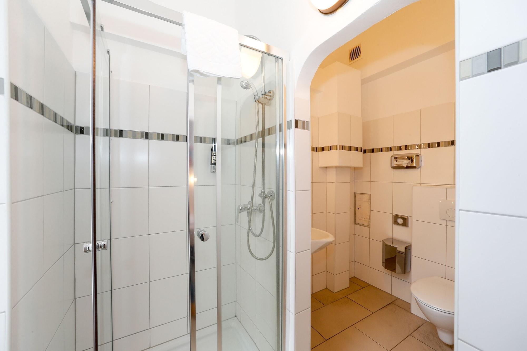 Timeout City Hotel, 5 Min To City Center, Self Check In Вена Экстерьер фото