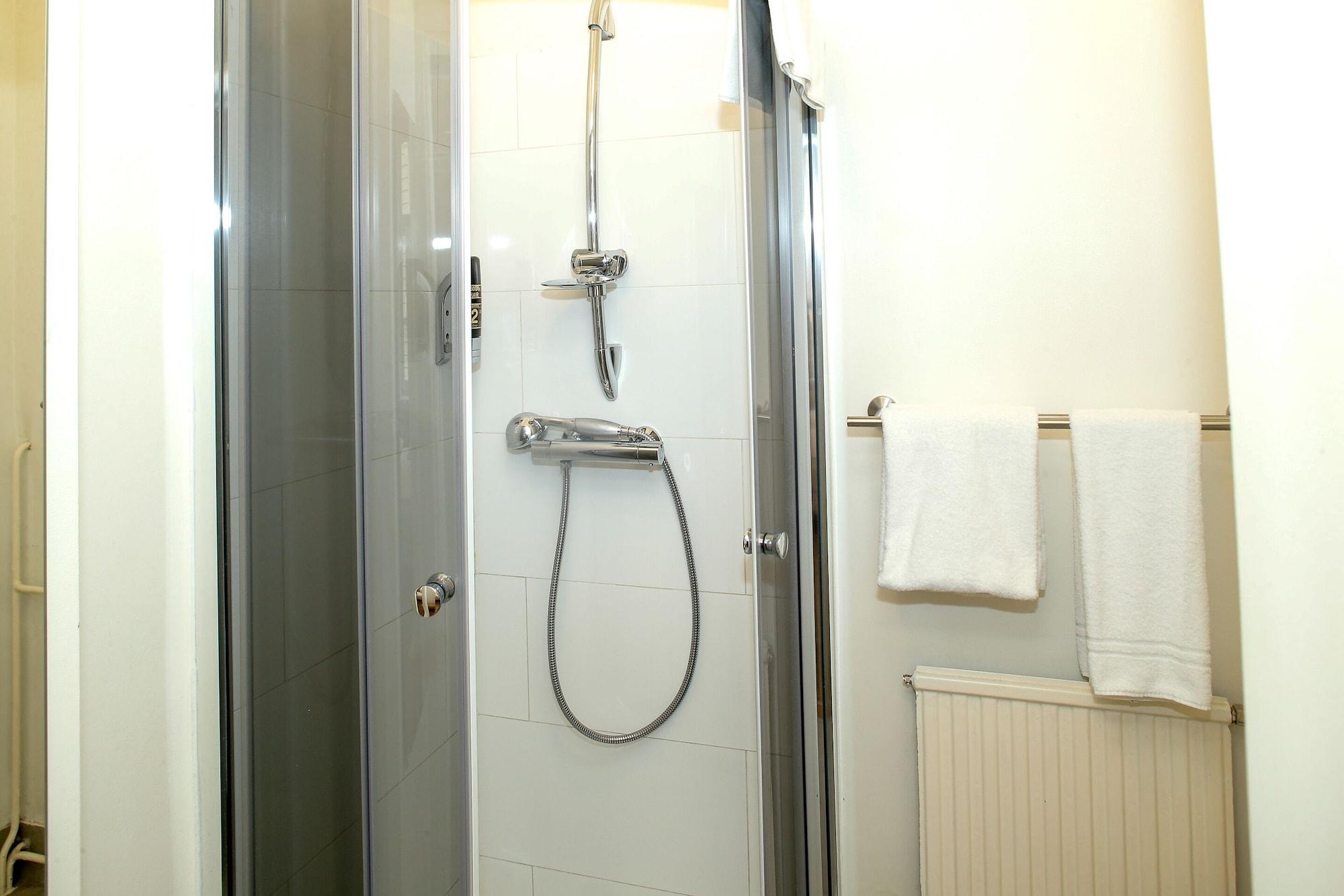 Timeout City Hotel, 5 Min To City Center, Self Check In Вена Экстерьер фото