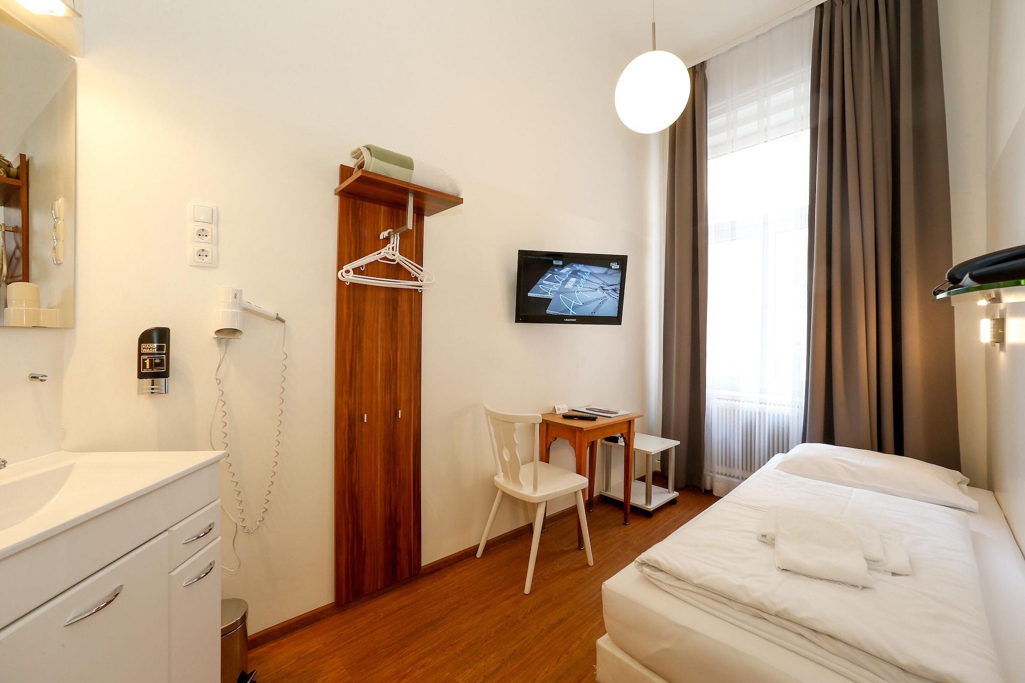 Timeout City Hotel, 5 Min To City Center, Self Check In Вена Экстерьер фото