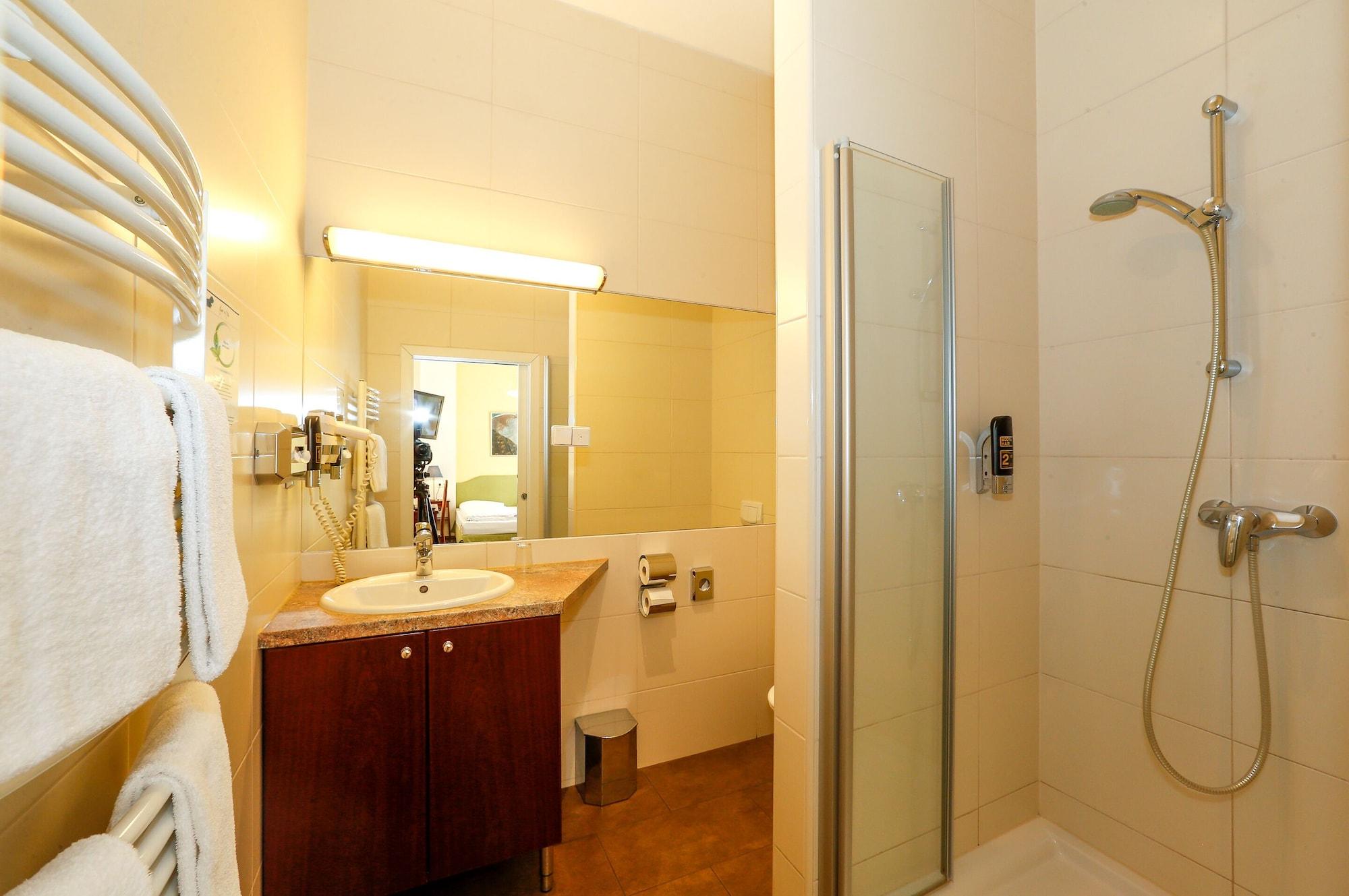 Timeout City Hotel, 5 Min To City Center, Self Check In Вена Экстерьер фото
