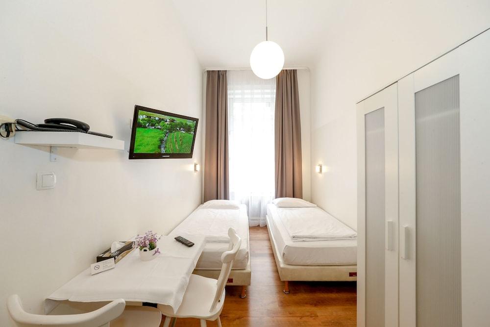 Timeout City Hotel, 5 Min To City Center, Self Check In Вена Экстерьер фото