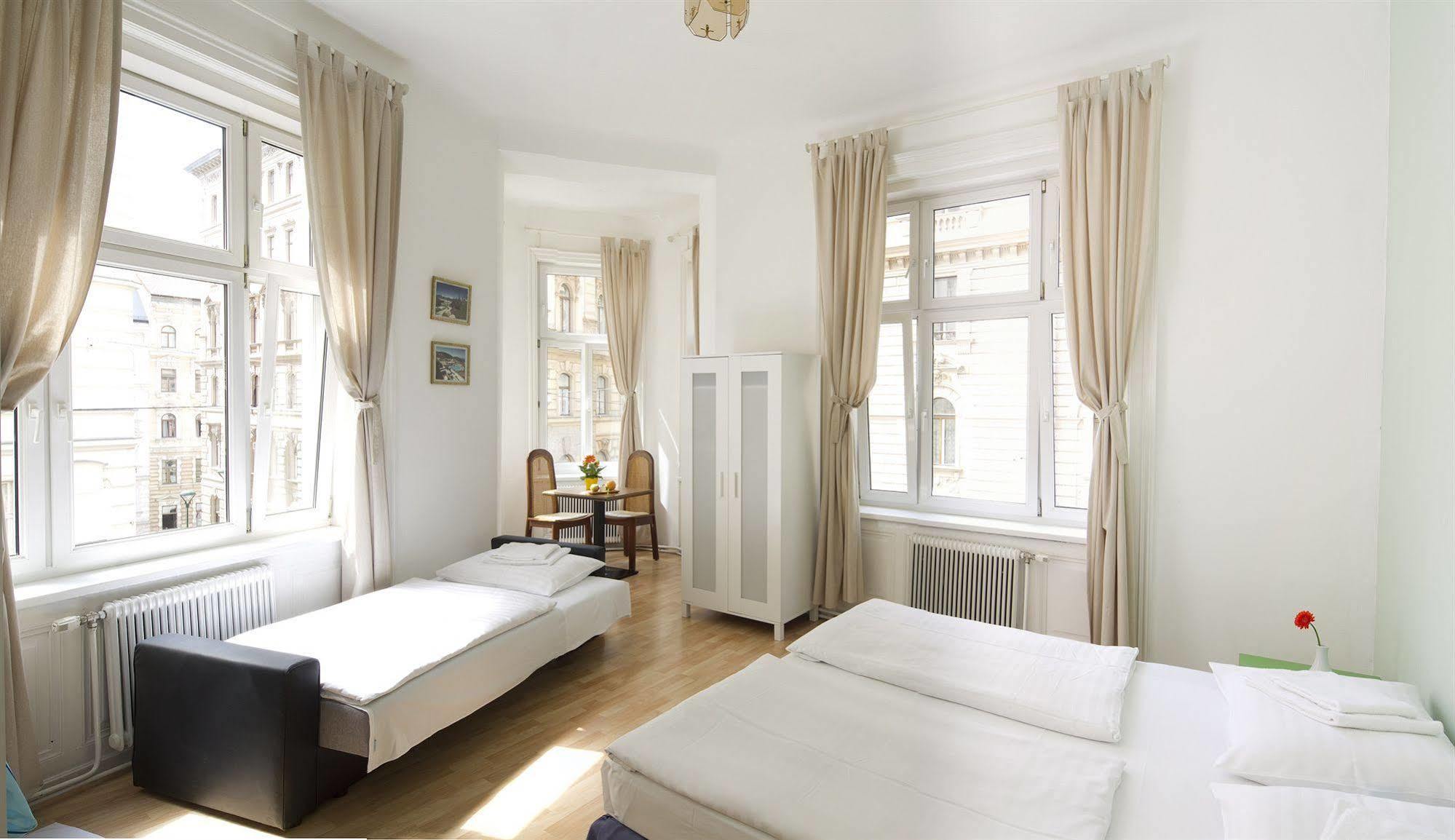 Timeout City Hotel, 5 Min To City Center, Self Check In Вена Экстерьер фото